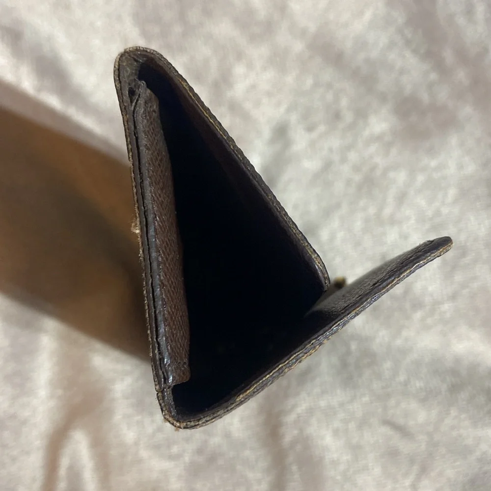 Louis Vuitton Damier Ebene key pouch